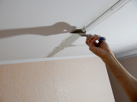 23128 Как заделать трещину на потолке — практические рекомендации