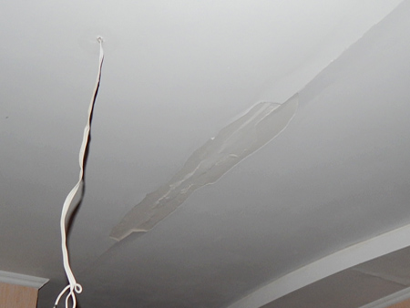 Как заделать трещину на потолке — практические рекомендации