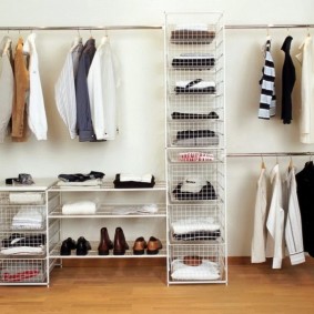 Металлическая система хранения вещей и одежды в гардеробе