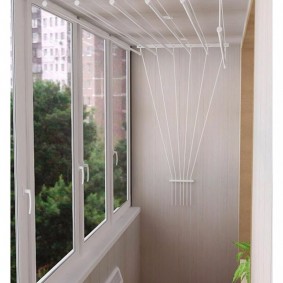 Пластиковое остекление узкого балкона