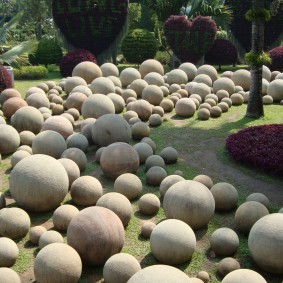 Шарообразные камни естественного происхождения