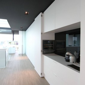 Встроенная кухня в стиле минимализма