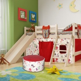 Дизайн детской спальни с игровой мебелью