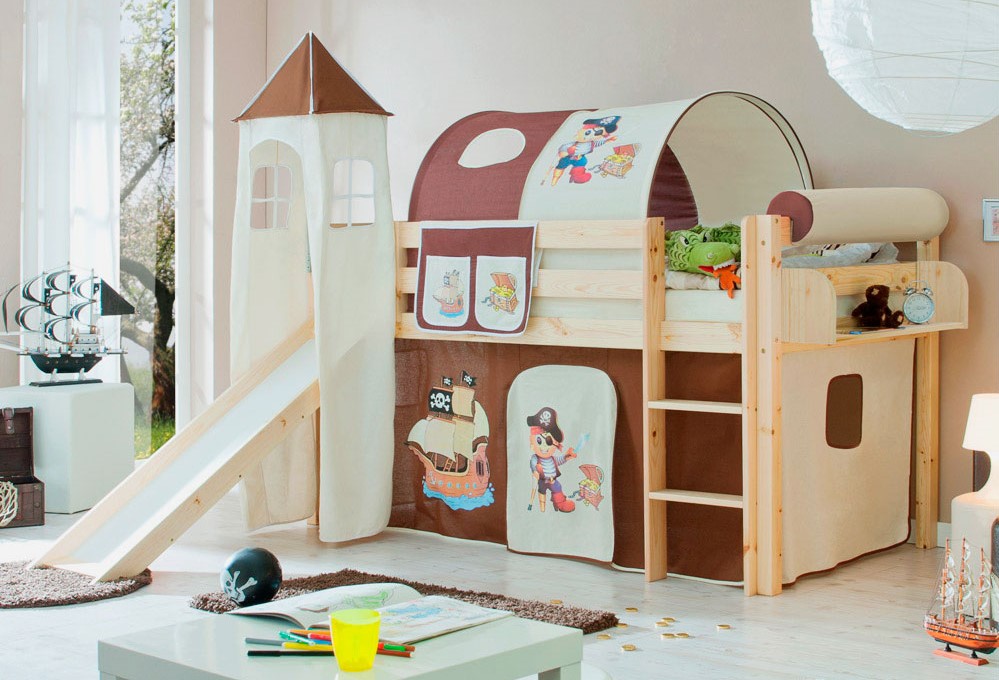 Детская комната с игровой кроватью-чердаком