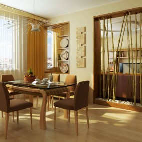Декоративная перегородка из бамбука в интерьере квартиры