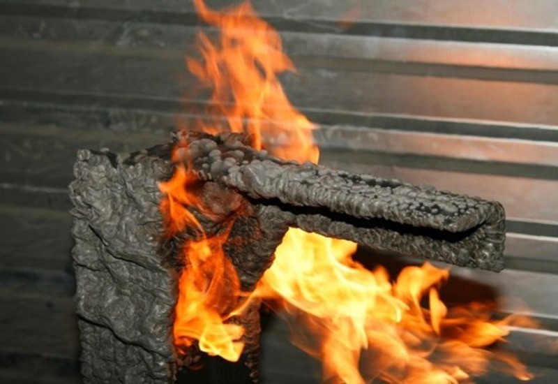 Какая огнезащитная краска для дерева и металла спасает при пожаре